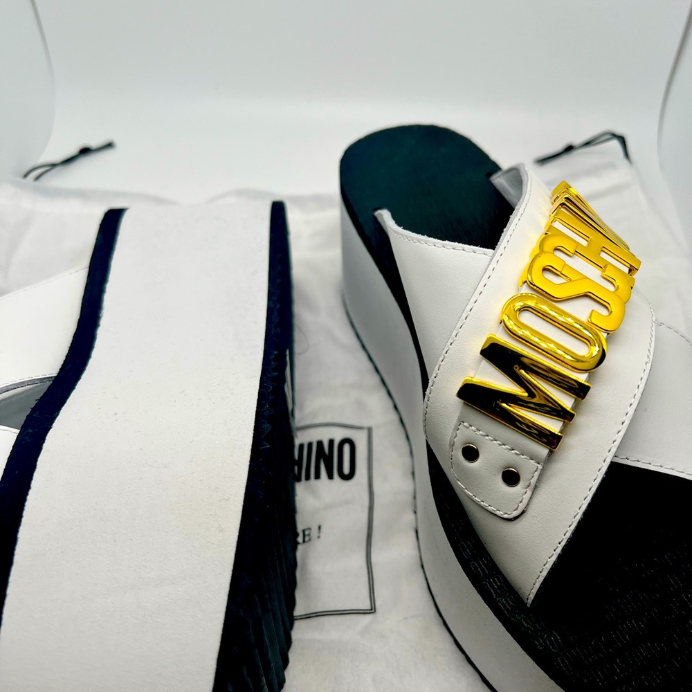 MOSCHINO WEDGES 3”